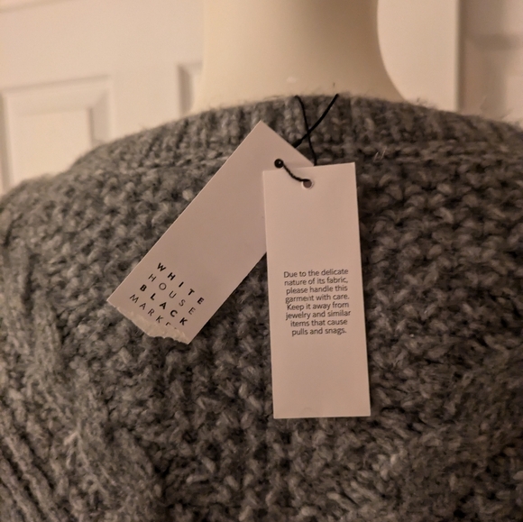 Sweater in Gray - Picture 5 of 5